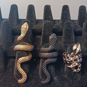 1 Early Betsey Johnson Ring, 2 Snakes Metal Snake Rings 1-1/4- 2in Long